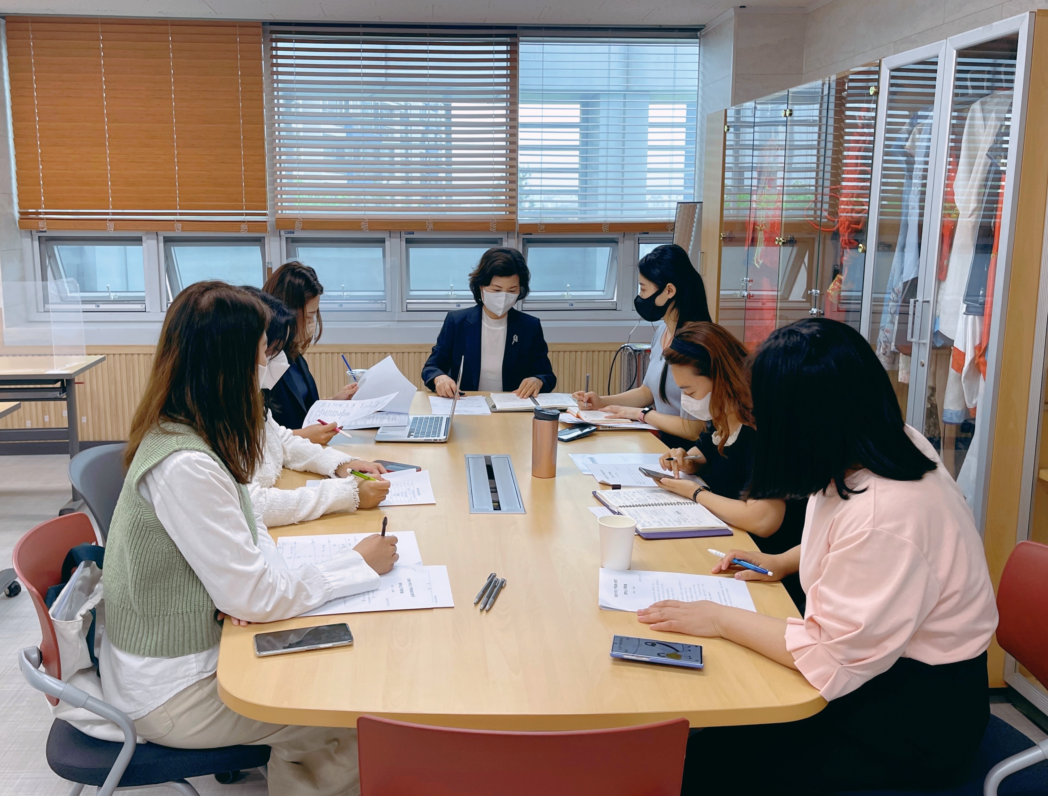 韩国忠南大学孔子学院召开新任教师教学观摩研讨会